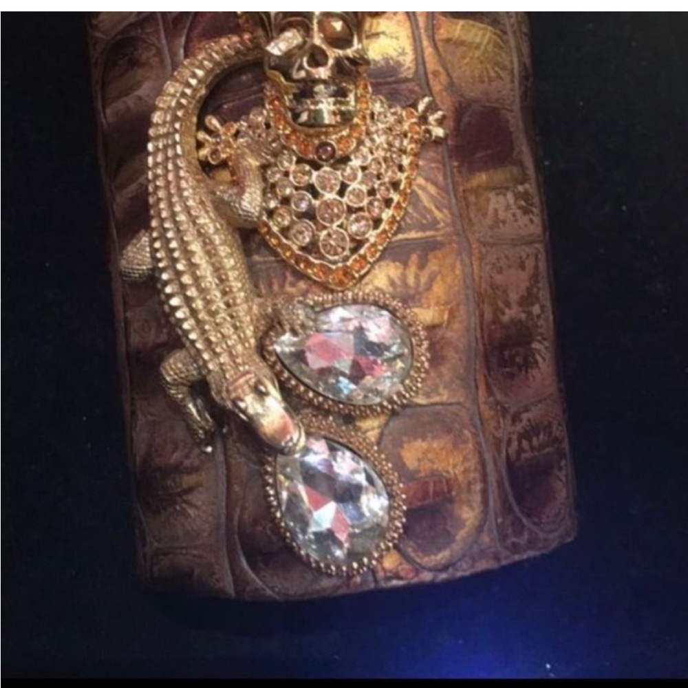 Valentino Massive Rigid Bracelet Gothic Runway  Baroque Pearl Skull Crown Rare - Picture 5 of 8